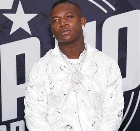 O.T. Genasis's Relationship Timeline! Genasis is currently single.He is a father of two: Ace Flores and Genasis Flores. Previously, he was dating Malika Haqq in 2017. She is also known as Khloe Kardashian‘s best friend.. Malika was …